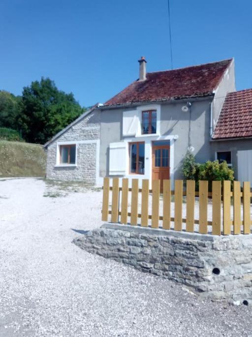 Spacieuse Maison De Mamie ! Pouilly-en-Auxois Zewnętrze zdjęcie